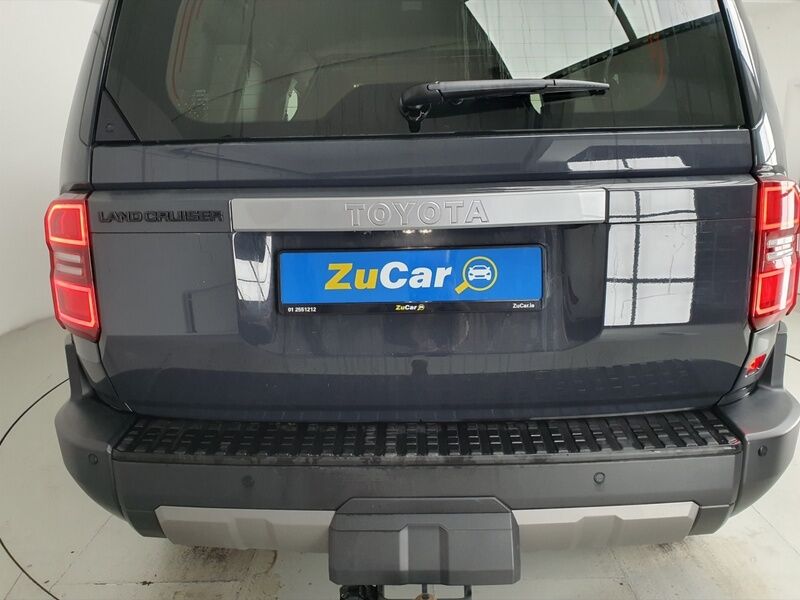 More views of Toyota Land Cruiser