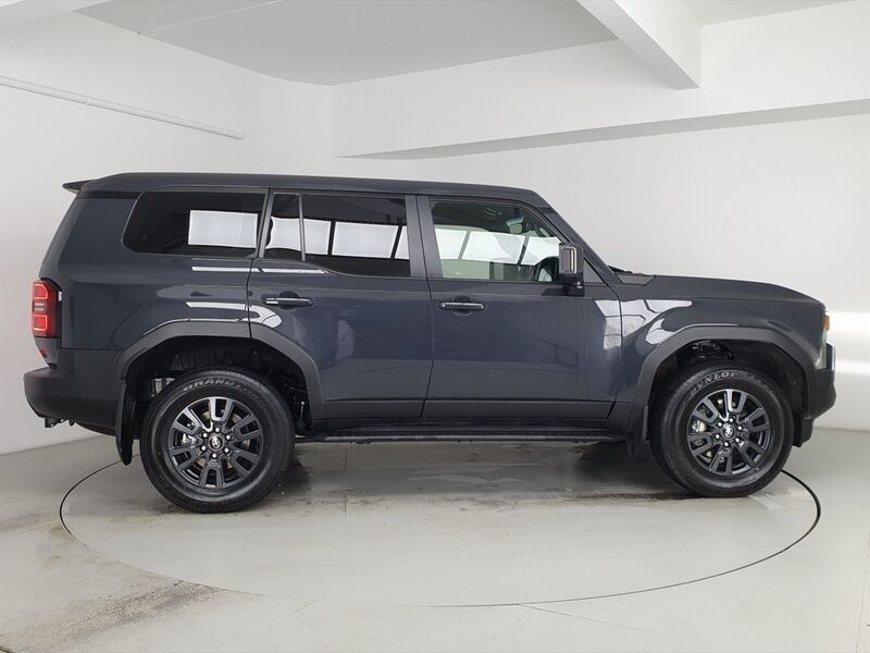 More views of Toyota Land Cruiser