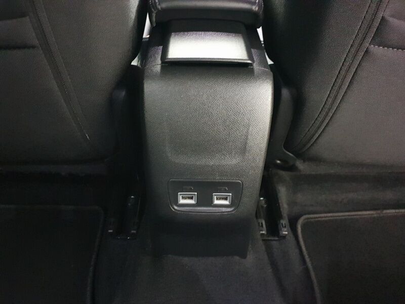 More views of Peugeot 2008