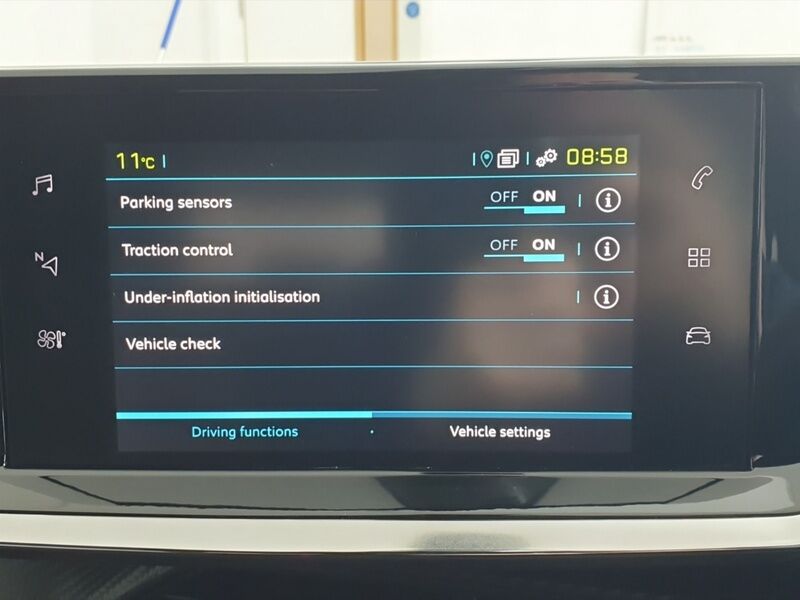 More views of Peugeot 2008