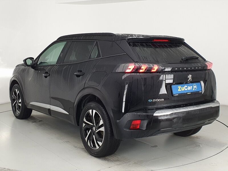 More views of Peugeot 2008