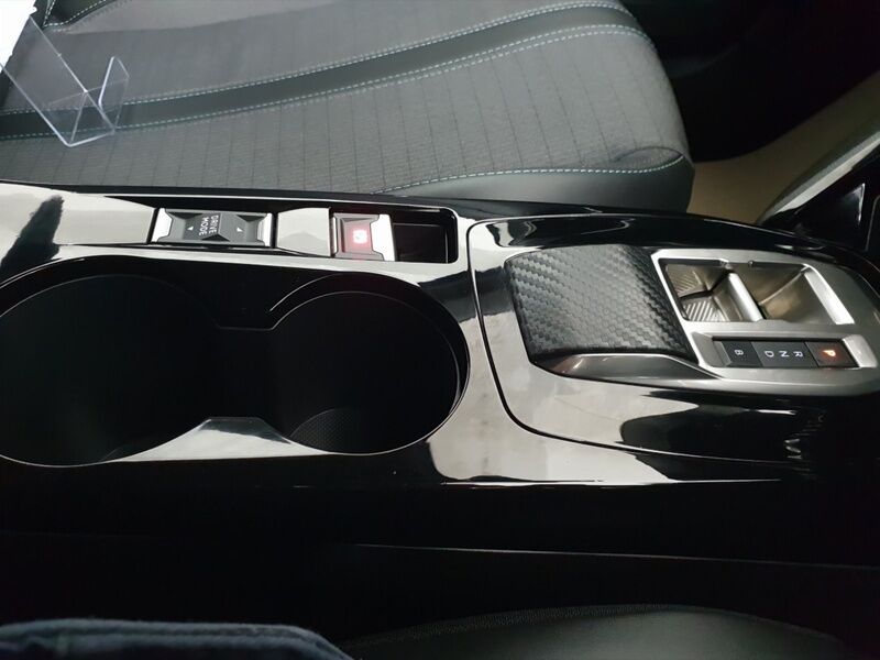 More views of Peugeot 2008