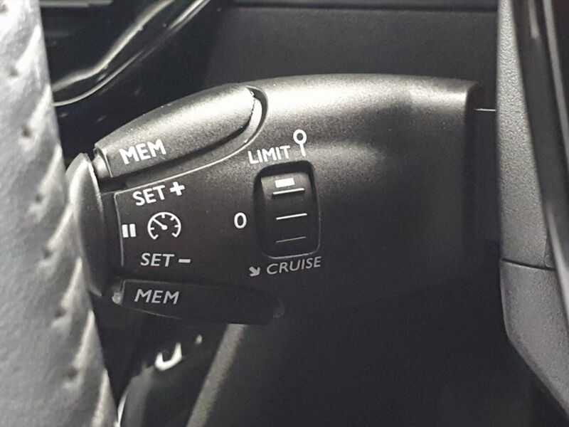 More views of Peugeot 2008