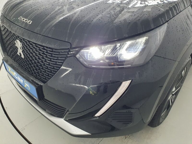 More views of Peugeot 2008