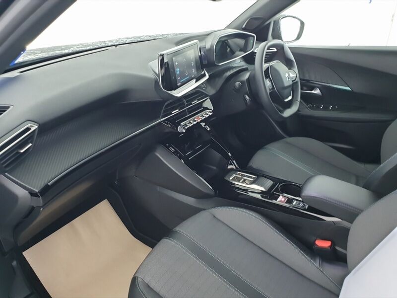 More views of Peugeot 2008