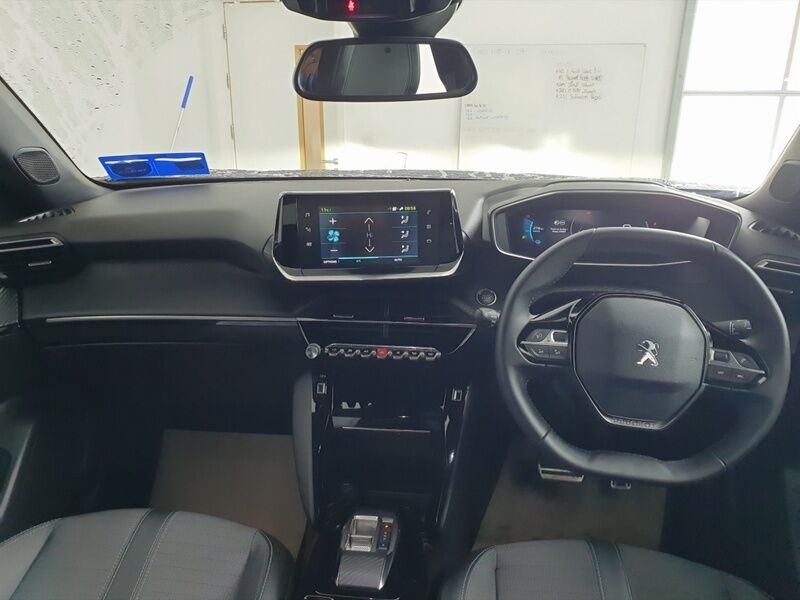 More views of Peugeot 2008