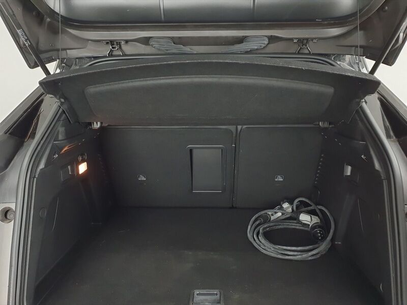 More views of Peugeot 3008