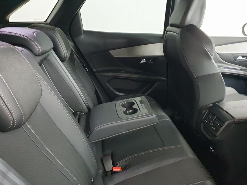 More views of Peugeot 3008