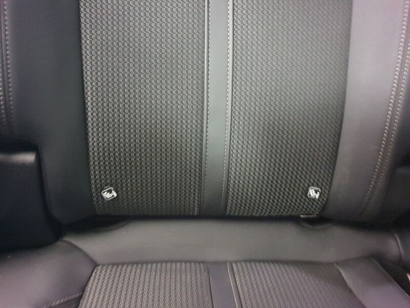 More views of Peugeot 3008