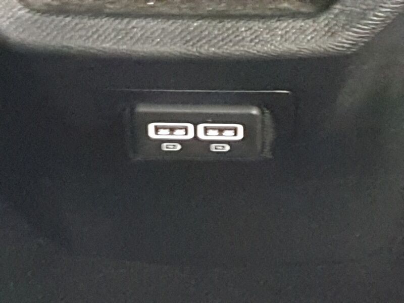 More views of Peugeot 3008