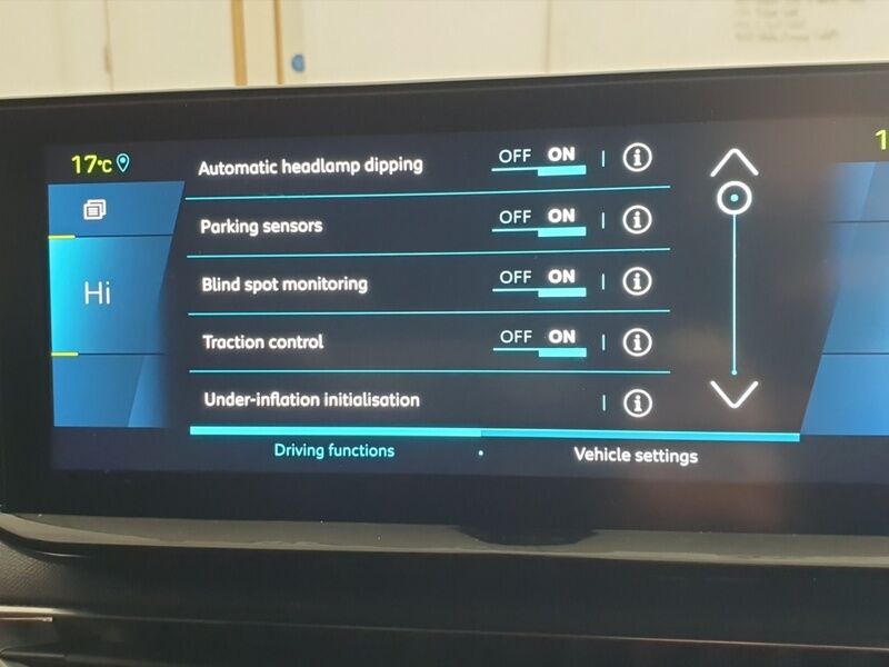 More views of Peugeot 3008