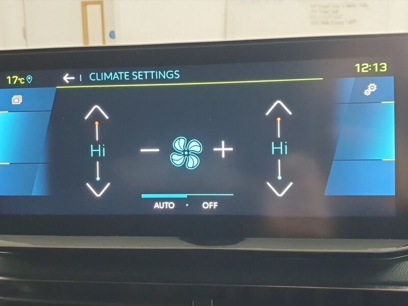 More views of Peugeot 3008