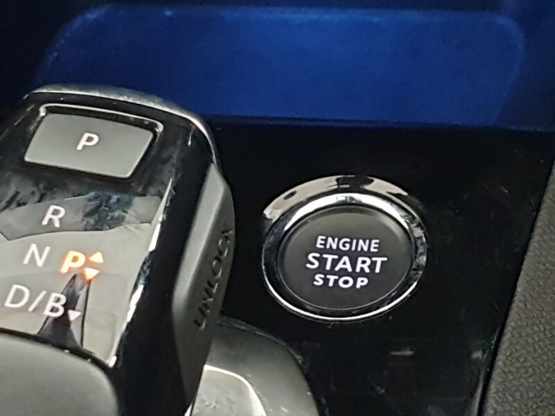 More views of Peugeot 3008