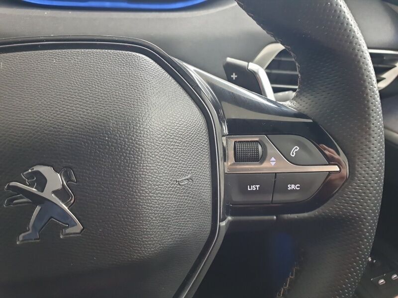 More views of Peugeot 3008