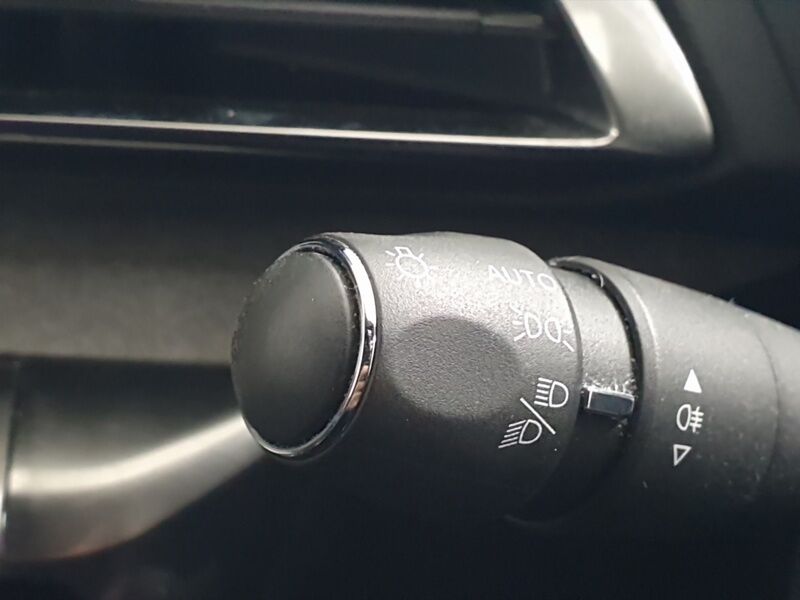 More views of Peugeot 3008