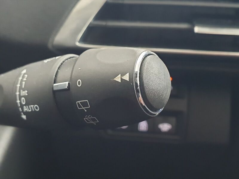 More views of Peugeot 3008