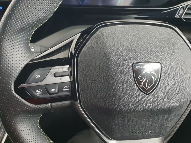 More views of Peugeot 308