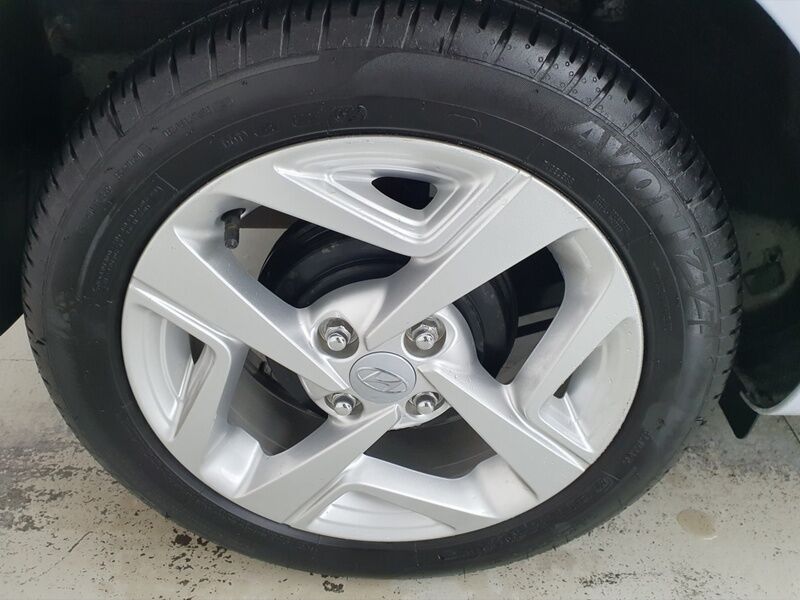 More views of Hyundai i10