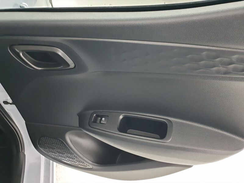 More views of Hyundai i10