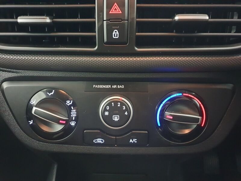 More views of Hyundai i10