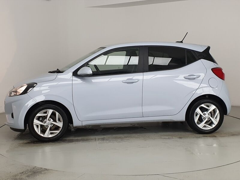 More views of Hyundai i10