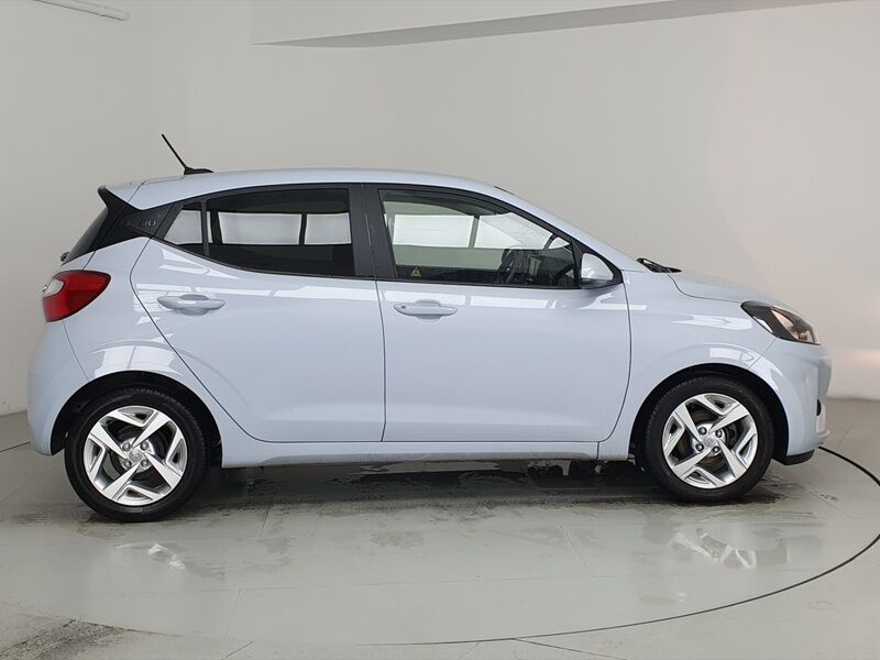 More views of Hyundai i10