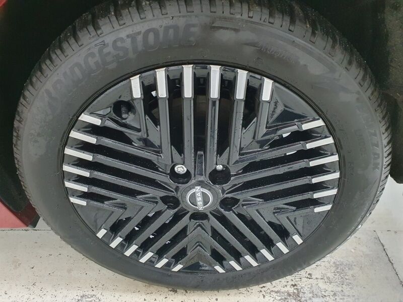 More views of Nissan Leaf