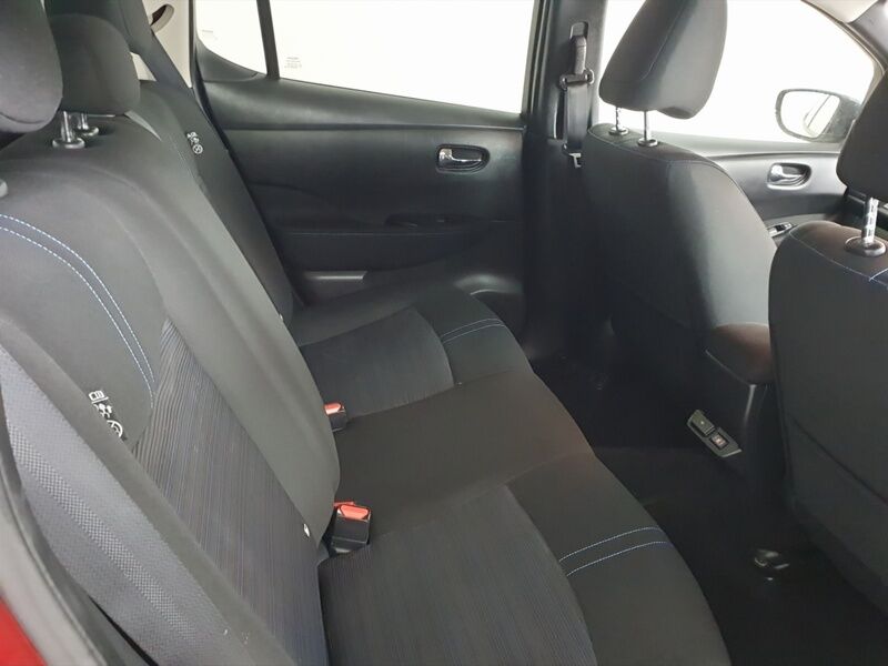 More views of Nissan Leaf