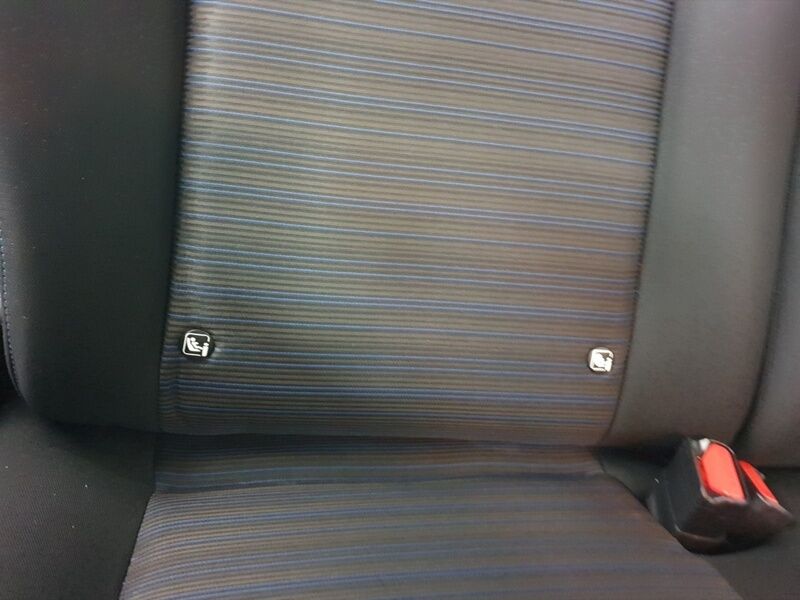 More views of Nissan Leaf