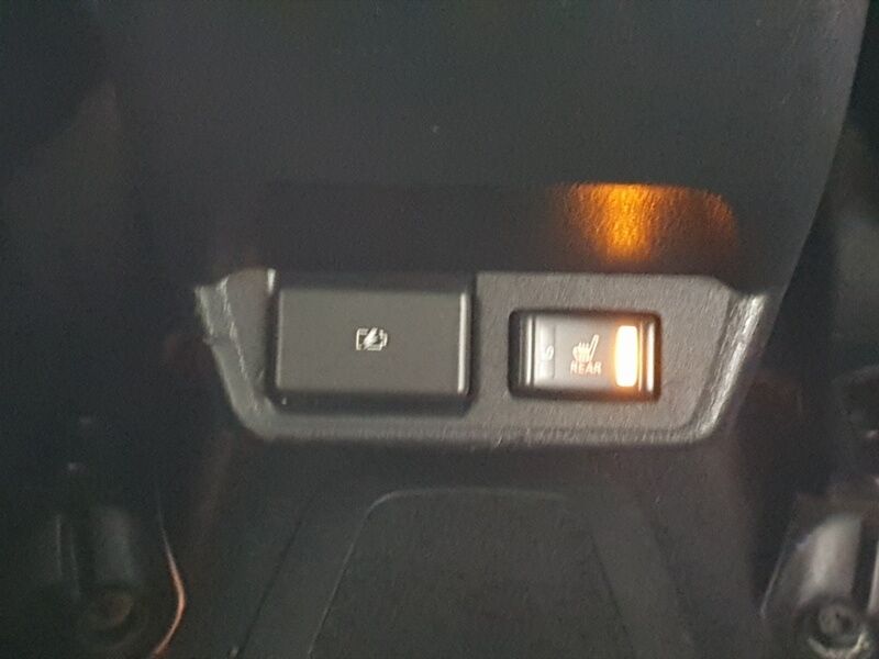 More views of Nissan Leaf