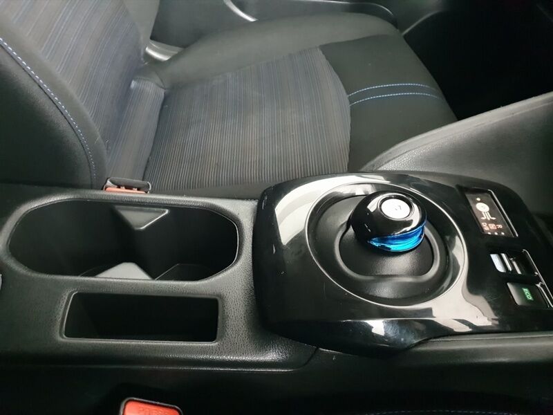 More views of Nissan Leaf