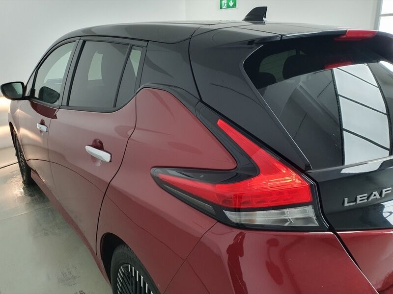 More views of Nissan Leaf