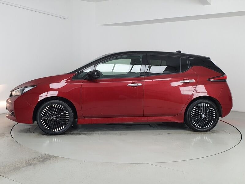 More views of Nissan Leaf