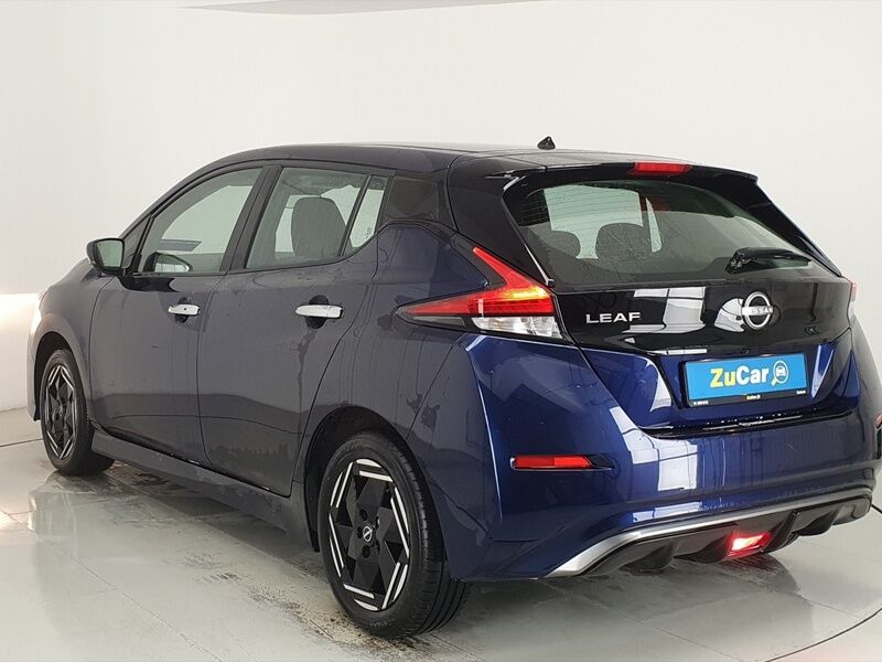 More views of Nissan Leaf