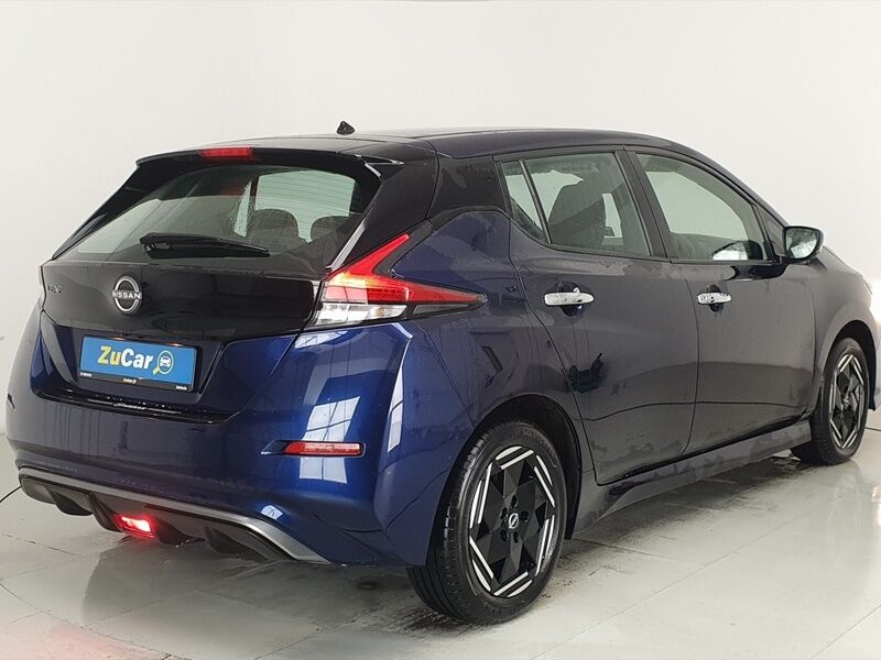 More views of Nissan Leaf