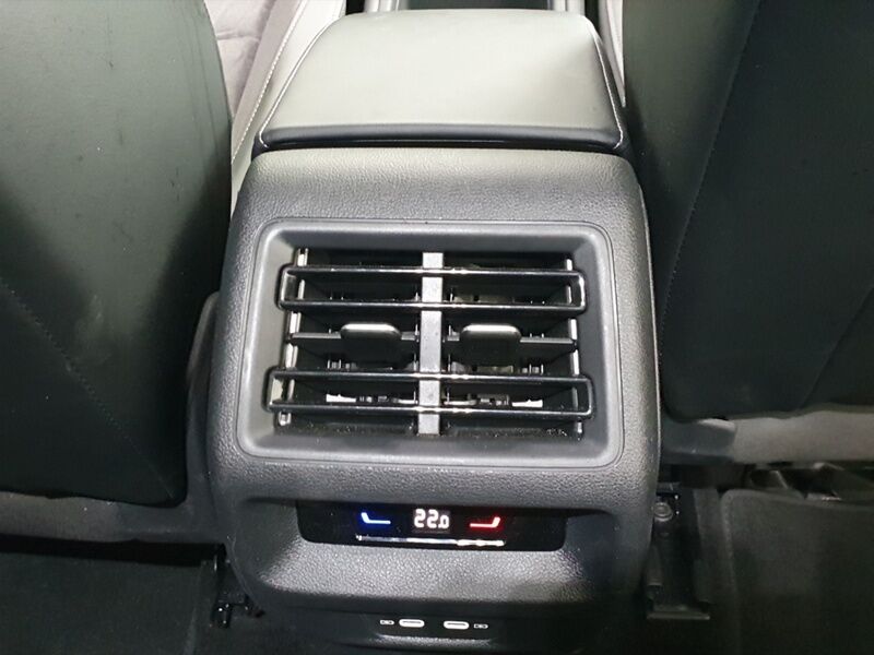 More views of Volkswagen Tiguan