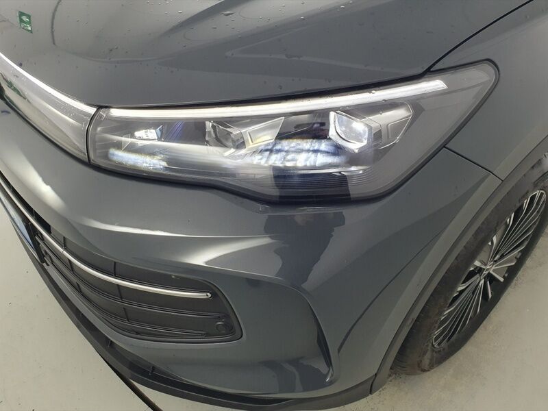 More views of Volkswagen Tiguan