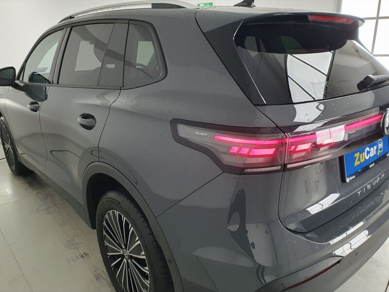 More views of Volkswagen Tiguan