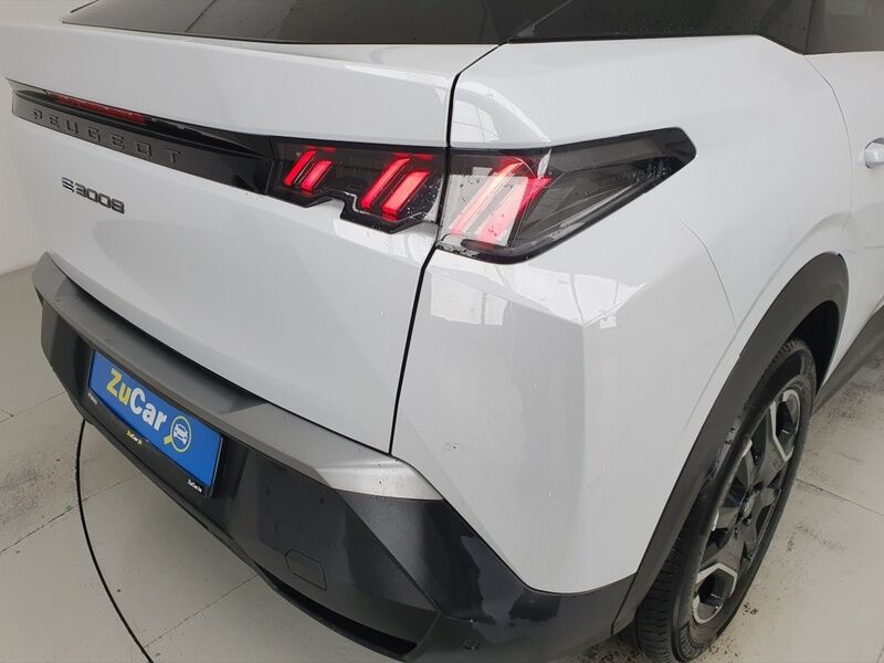 More views of Peugeot 3008