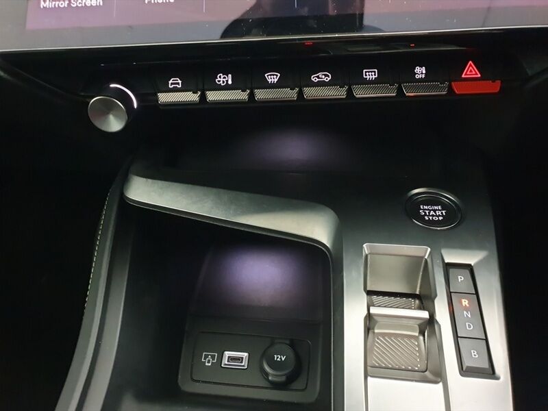 More views of Peugeot 308