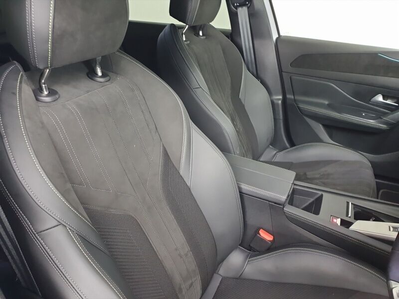 More views of Peugeot 308