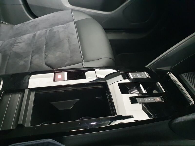 More views of Citroen e-C4