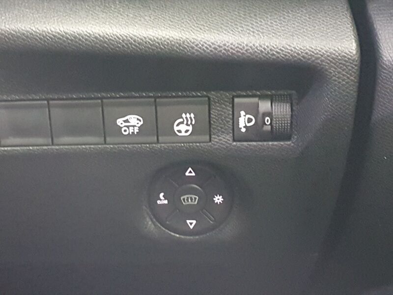 More views of Citroen e-C4