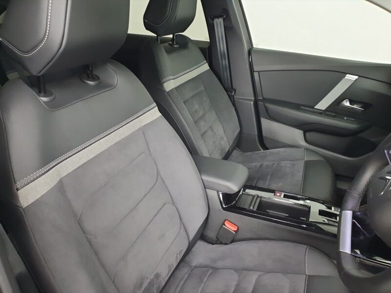 More views of Citroen e-C4