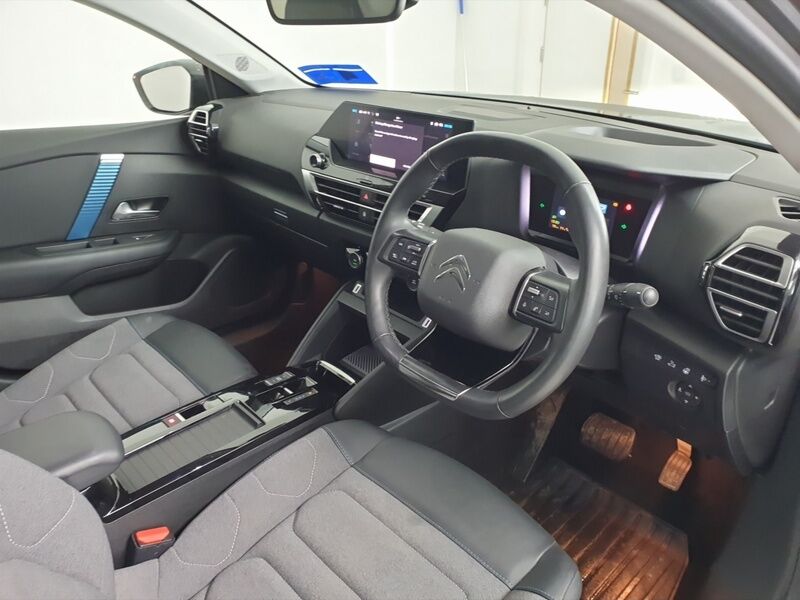 More views of Citroen e-C4 X