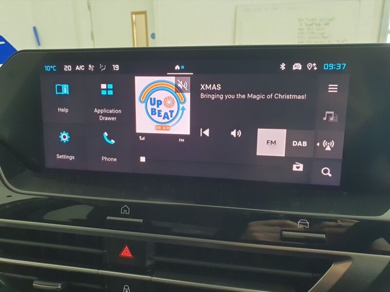 More views of Citroen e-C4 X