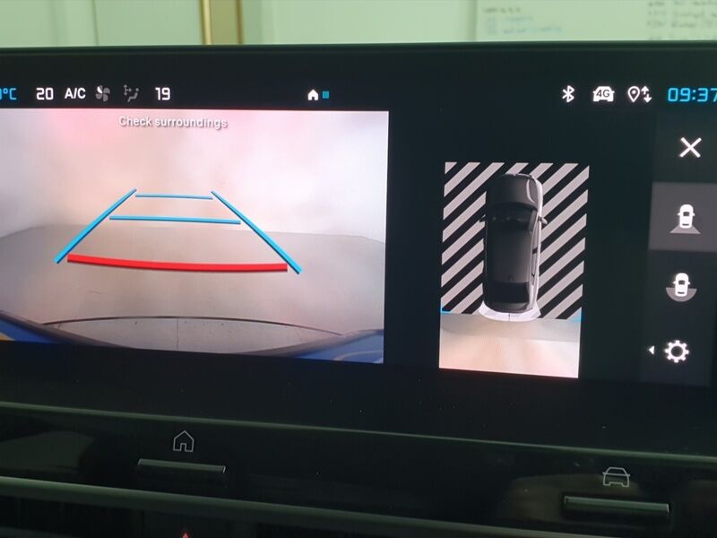 More views of Citroen e-C4 X