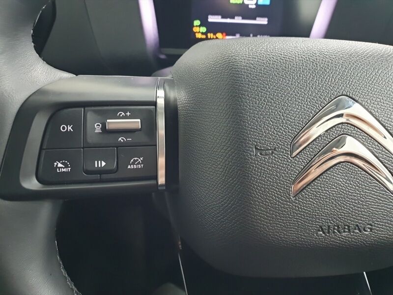 More views of Citroen e-C4 X