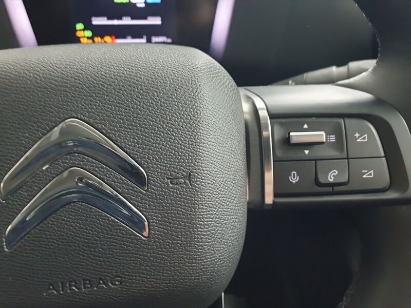 More views of Citroen e-C4 X