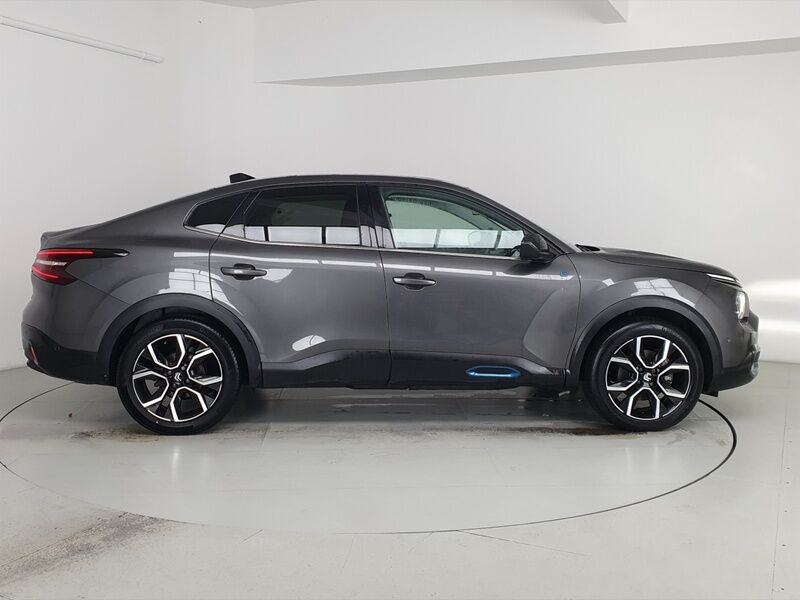 More views of Citroen e-C4 X